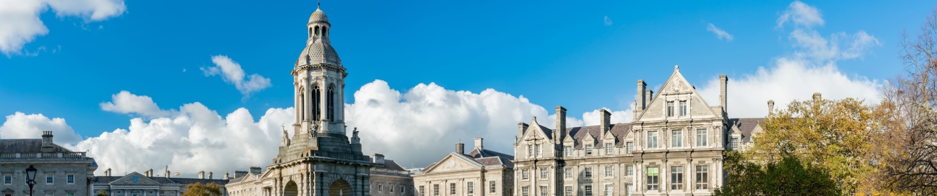 Le campanile de Trinity College à Dublin