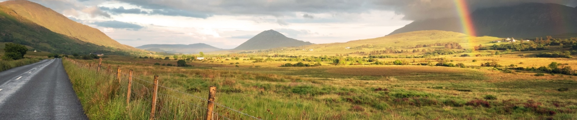 Arc en ciel dans la région du Connemara, Irlande