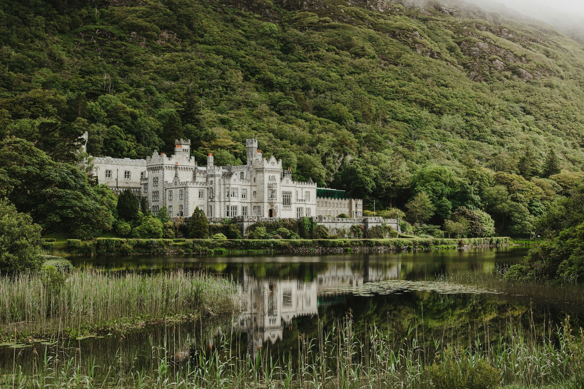 kylemore-abbey-alex-grodkiewicz